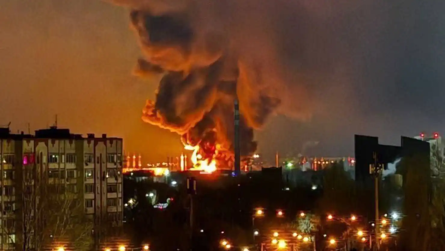Ukraine Drone Strike Hits Russian Oil Depot as Moscow Escalates War With Hypersonic Missile Launch