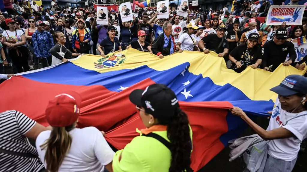 Maduro Loyalists Rally in Caracas as Venezuela’s Interim Government Reopens Talks with U.S.