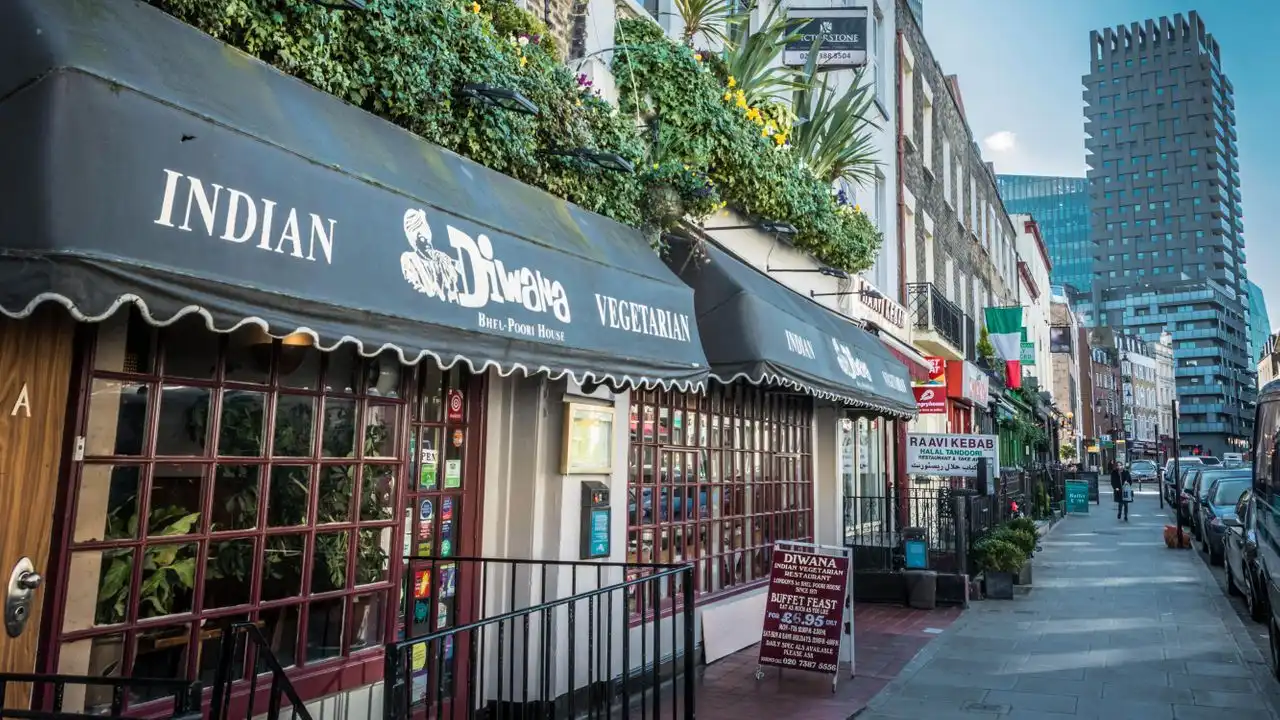 London Restaurant Row Over ‘No Halal’ Sign