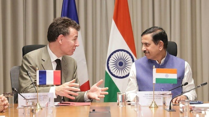 India-France Discuss Proposed IIT Campus, Student Exchanges and Research Ties