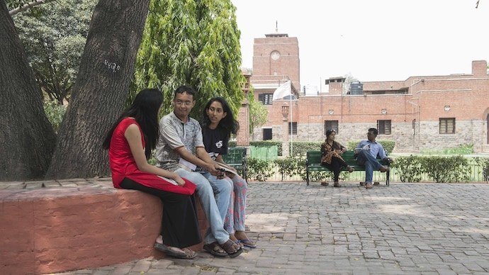 DU Relaxes 28-Credit Promotion Rule for 2025-26 Batch, Teachers Raise Concerns