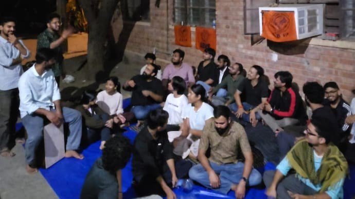 JNU ABVP Protest Over Health Centre Demands to Continue Indefinitely