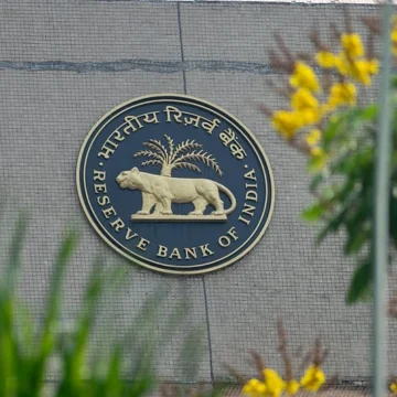 RBI Prepares Pilot Rollout of Rs 10 and Rs 20 Polymer Currency Notes India May Launch Rs 10 and Rs 20 Plastic Currency Notes From Next Year: Here’s Why