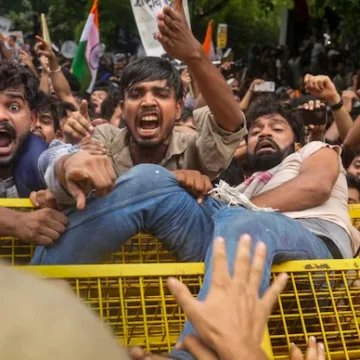 cjp-protest-delhi-police-fir-jantar-mantar 4 FIRs Filed After CJP Protest Turns Violent in Delhi, CCTV Scan Underway