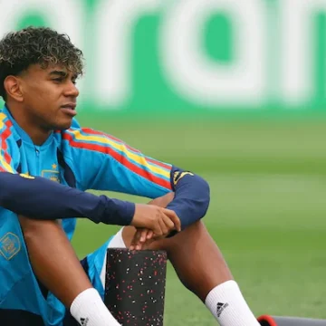 lamine-yamal-spain-training-world-cup-final Lamine Yamal Trains Alone Ahead of Spain vs Argentina Final
