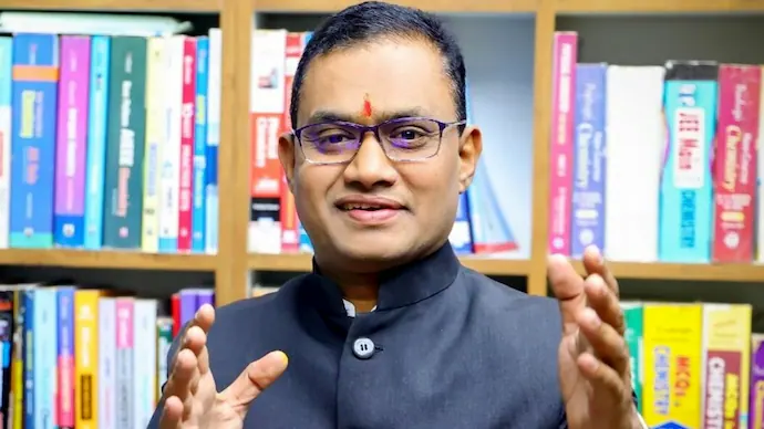 CBI Reveals New Details in NEET Paper Leak Investigation CBI investigation into the NEET 2026 paper leak case involving a Latur coaching centre owner